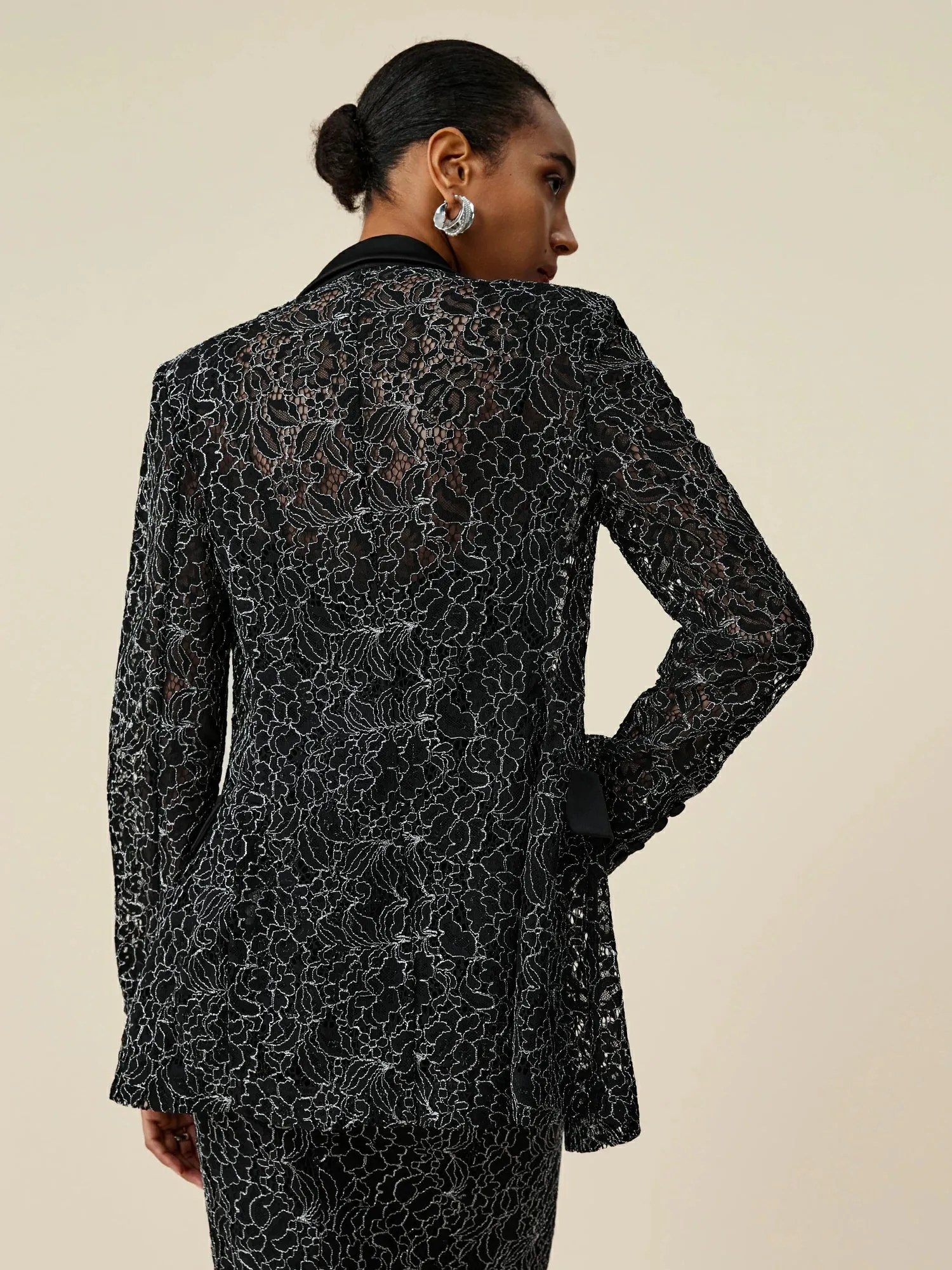 Amoretu Peak Lapel Long Sleeve Silver Metallic Lace Blazer