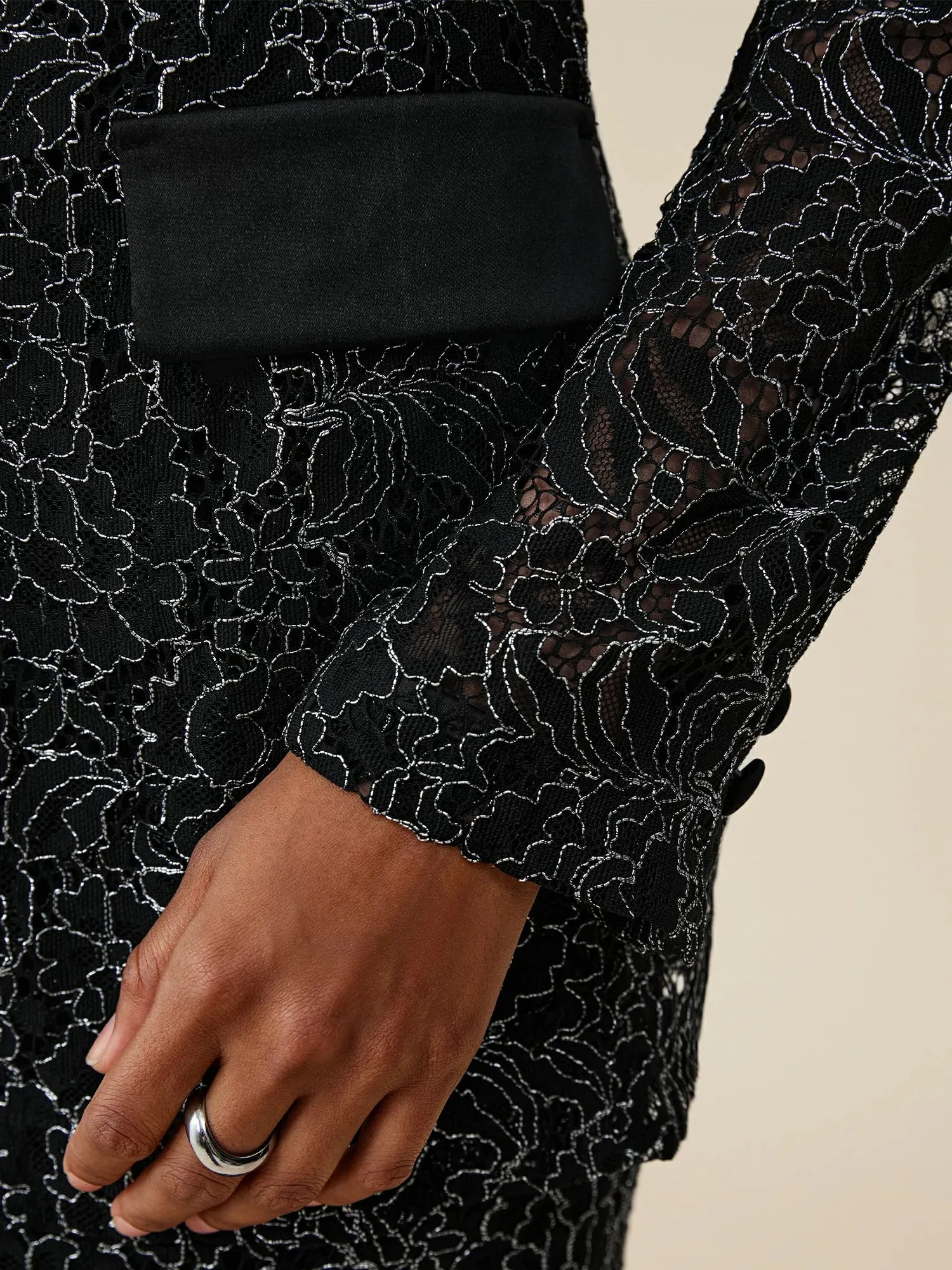 Amoretu Peak Lapel Long Sleeve Silver Metallic Lace Blazer