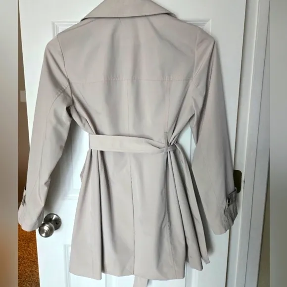 Classy Womens London Fog Beige Trench Coat Size M
