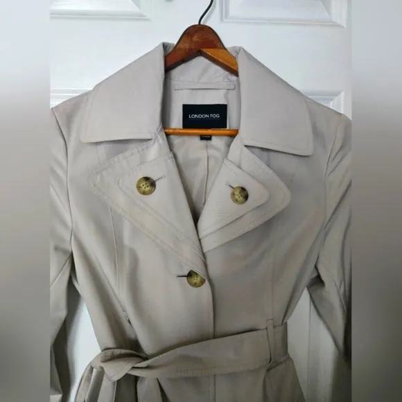 Classy Womens London Fog Beige Trench Coat Size M