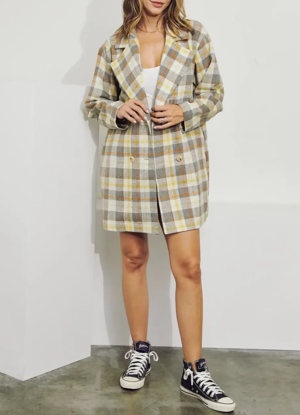 DOUBLE-BREASTED OVERSIZED CHECKED COAT