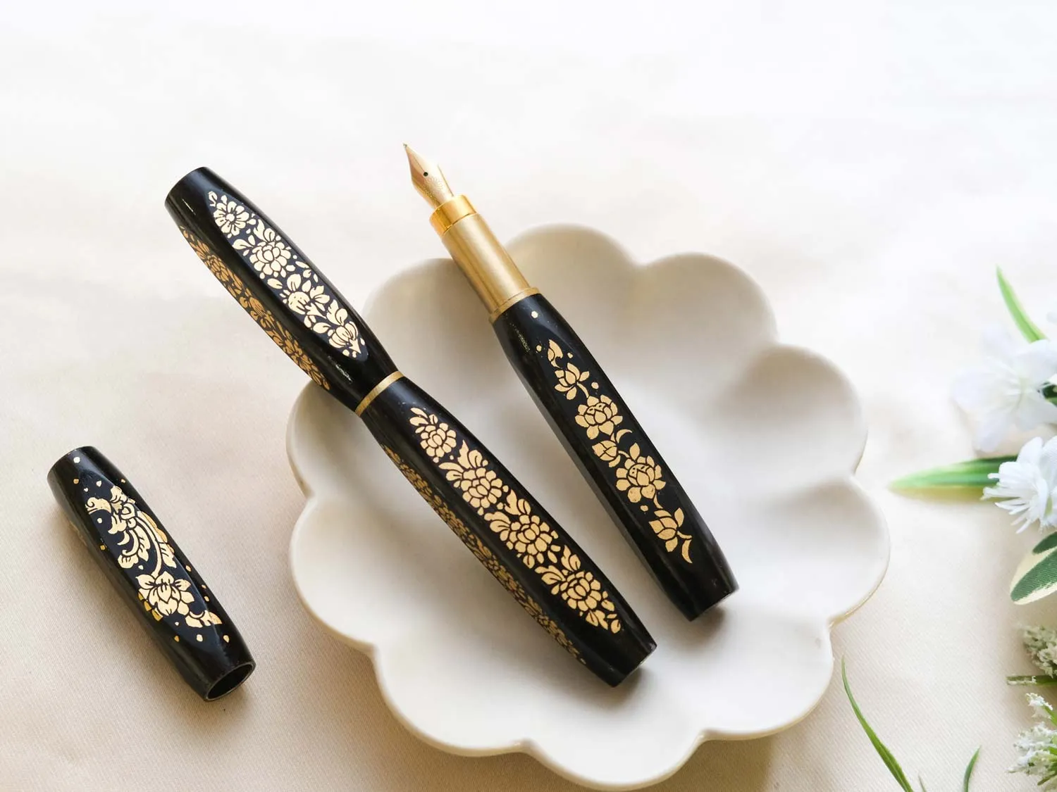 Nam Jai Urushi: Falling Lotus - Black