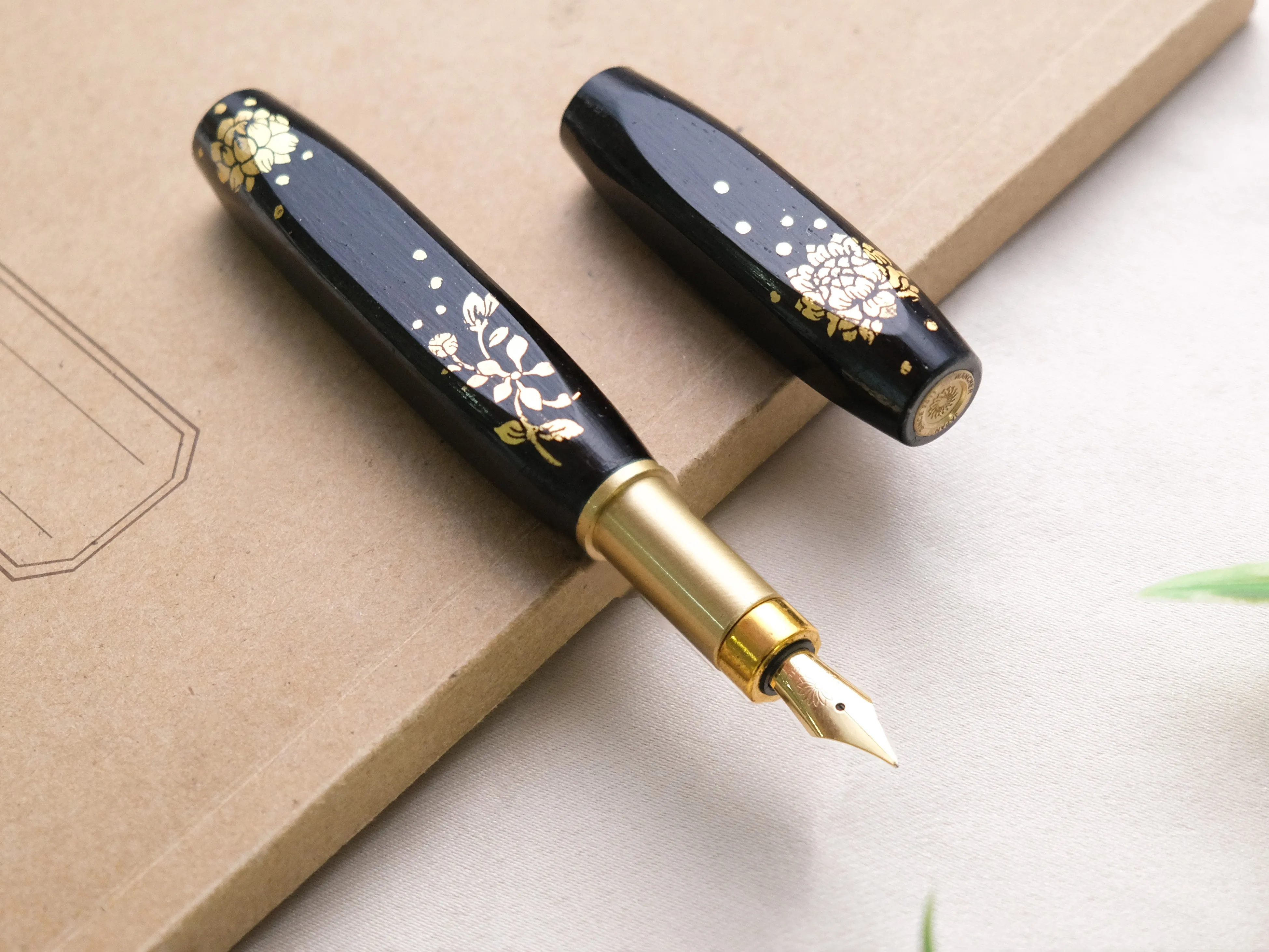 Nam Jai Urushi: Falling Lotus - Black