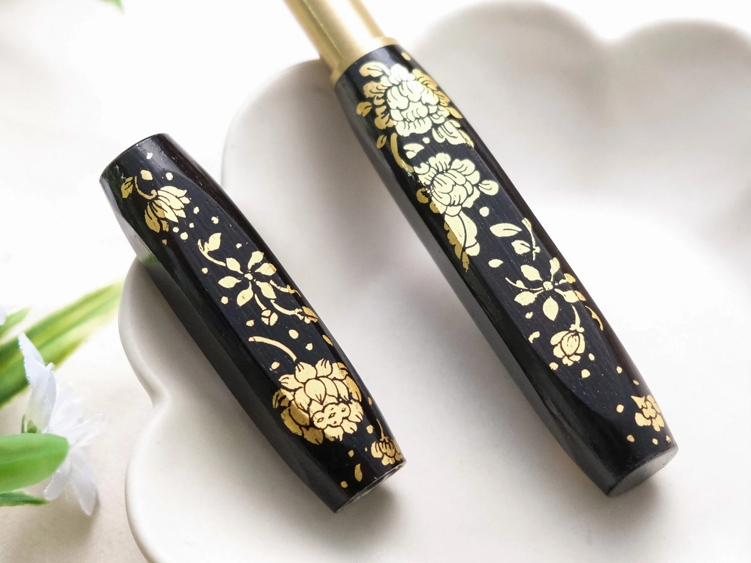 Nam Jai Urushi: Falling Lotus - Black