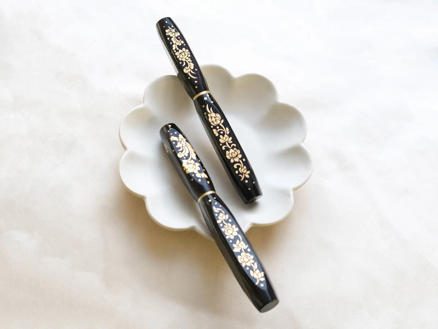 Nam Jai Urushi: Falling Lotus - Black