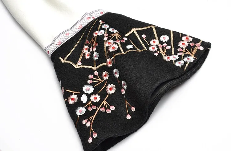 Runway Women Autumn Rabbit Hair Collar Flower Embroidery Long Sleeve Single Breasted Woolen Overcoat Outwear New