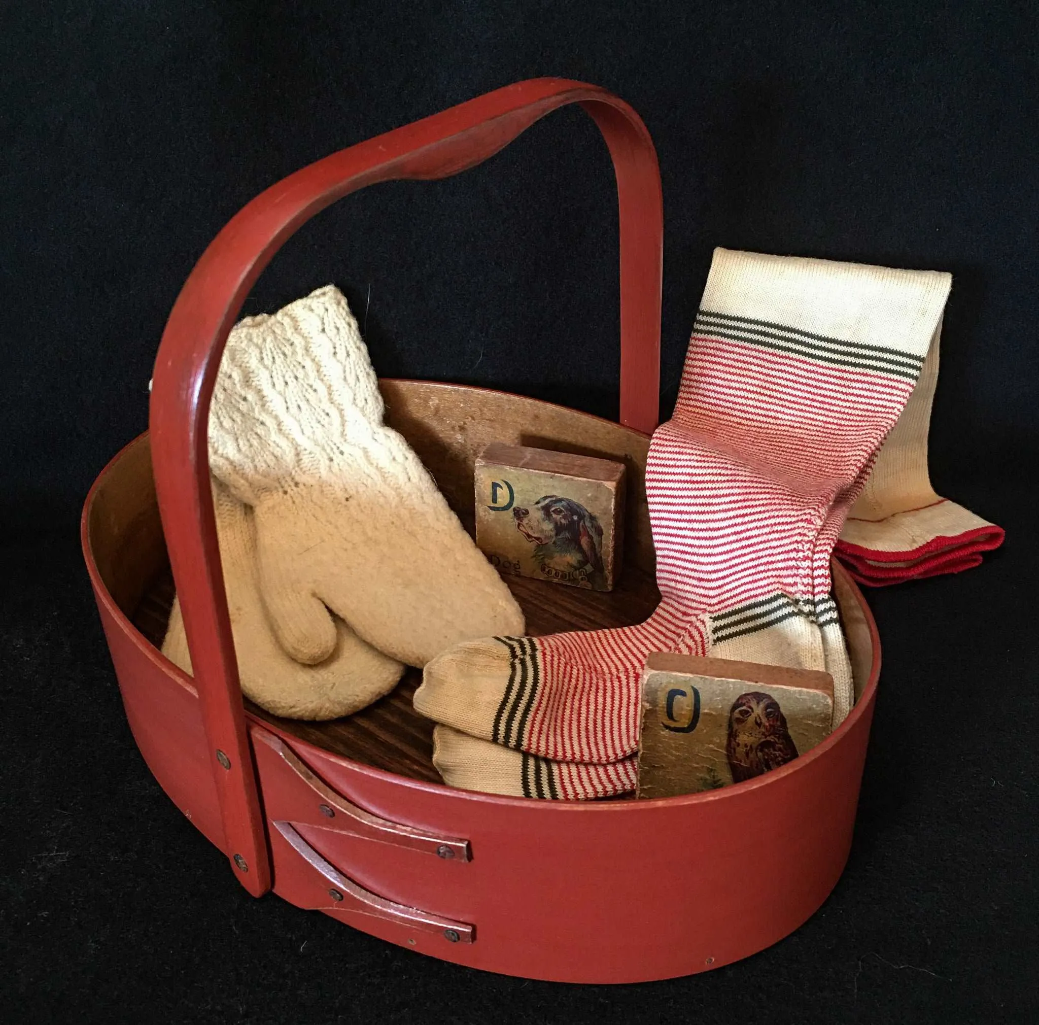 Small Shaker Sewing Carrier