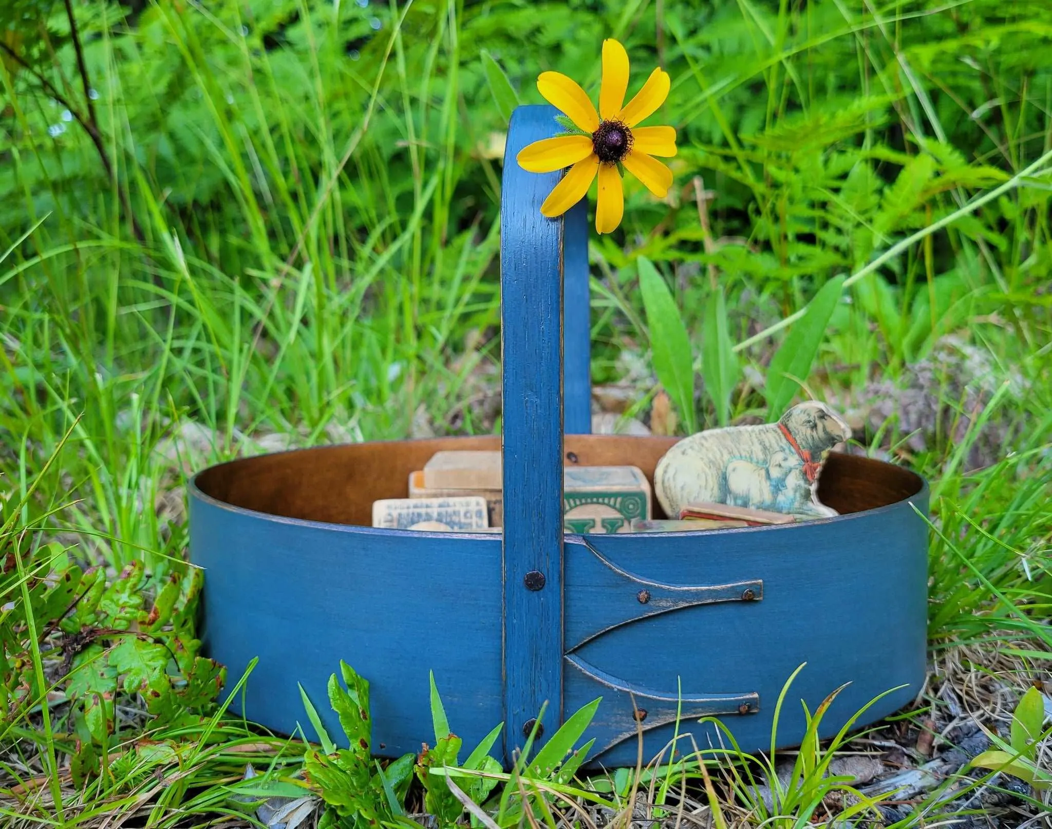 Small Shaker Sewing Carrier